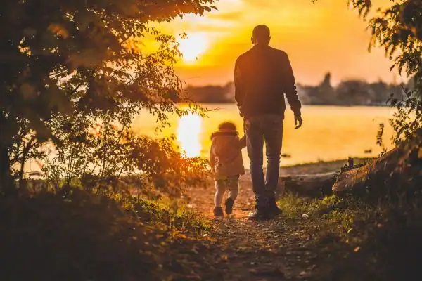image of dad and child - parental alienation Barnstaple