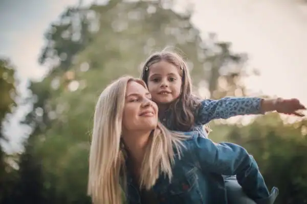 happy mum and daughter following mediation to resolve parental alienation Barnstaple